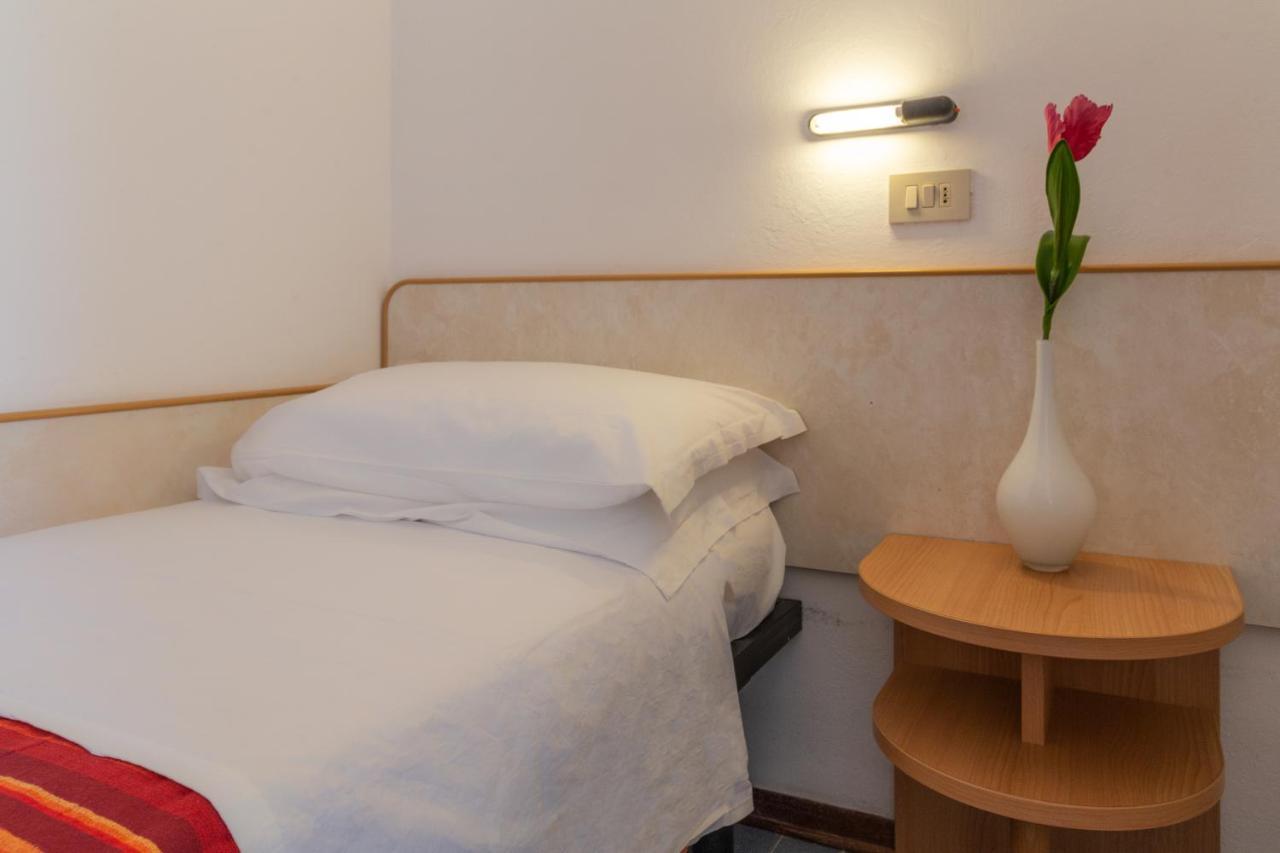 Hotel Beverly Римини Екстериор снимка