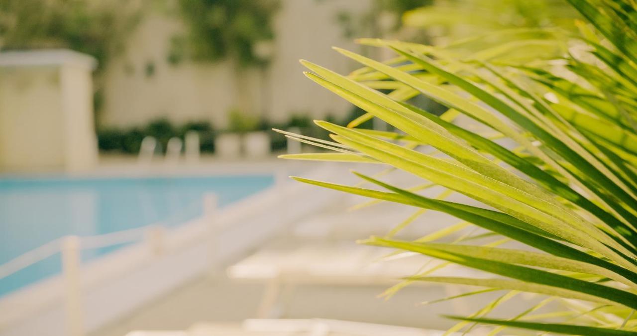 Hotel Beverly Римини Екстериор снимка