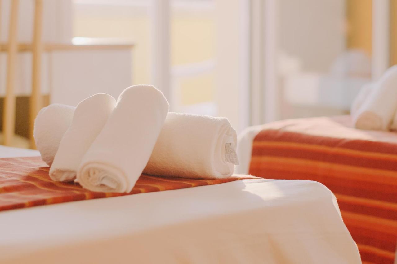 Hotel Beverly Римини Екстериор снимка