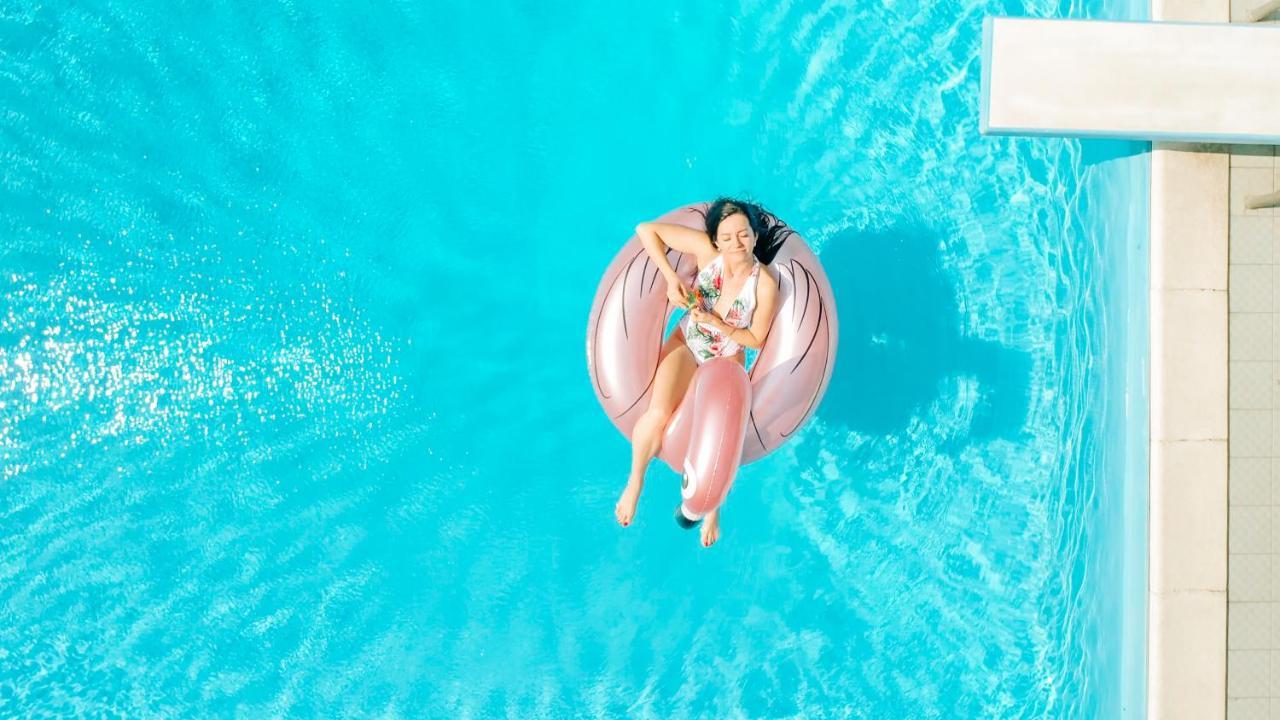 Hotel Beverly Римини Екстериор снимка