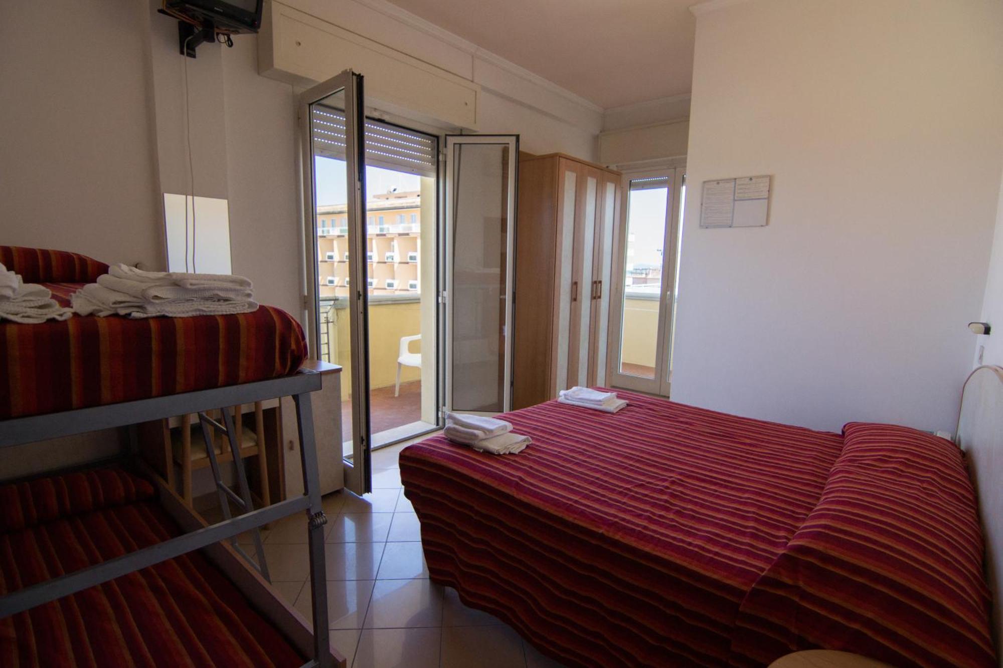 Hotel Beverly Римини Стая снимка